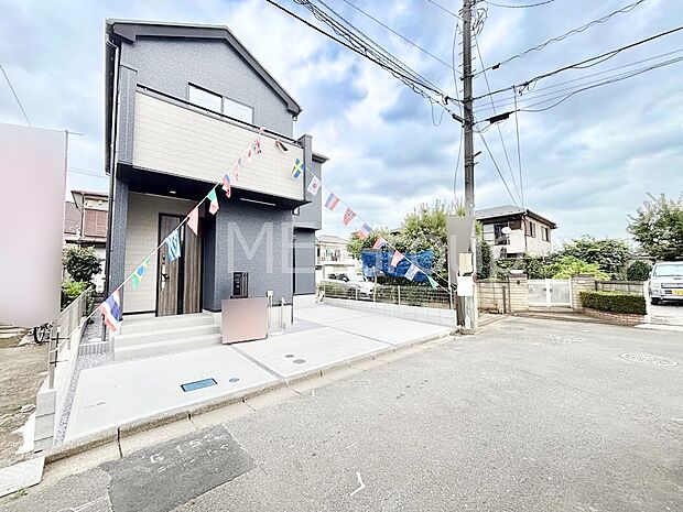 【現地外観写真】たっぷりの陽光と心地よい風が舞い込む住まい