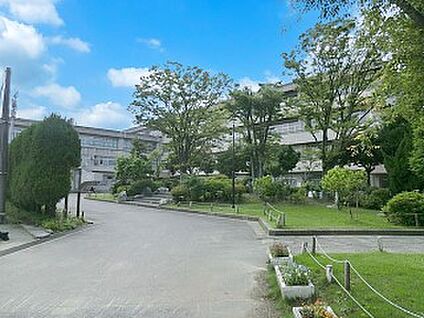 蕨市立第二中学校 720m