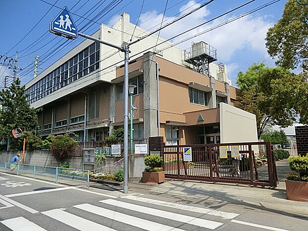 川口市立芝西小学校(約303m・徒歩4分)