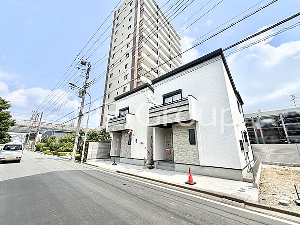 【前面道路含む現地写真】堂々完成！！ ここから始まる新生活を応援いたします！ 
