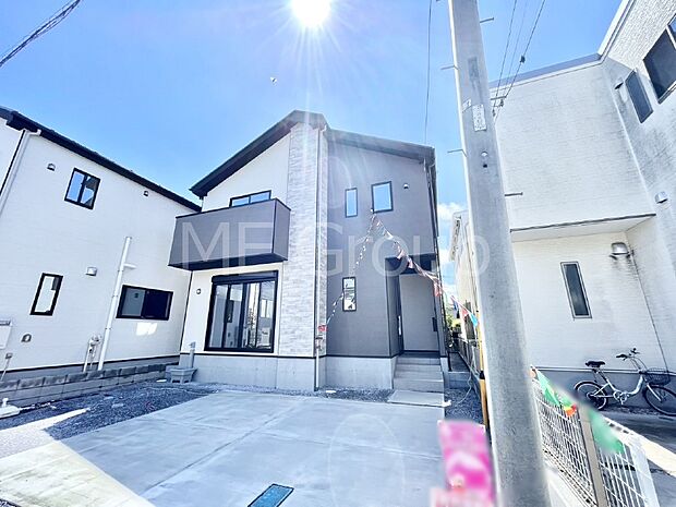 【現地外観写真】洗練された外観、上質な住空間が広がる室内は永く安心して過ごせる住居です。