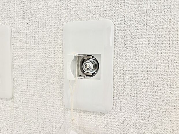 【冷暖房・空調設備(ガスコンセント)】洗面所にガスコンセントを設置！ガス式の衣類乾燥機が使用できますね