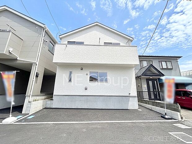 【現地外観写真】洗練された外観、上質な住空間が広がる室内は永く安心して過ごせる住居です。