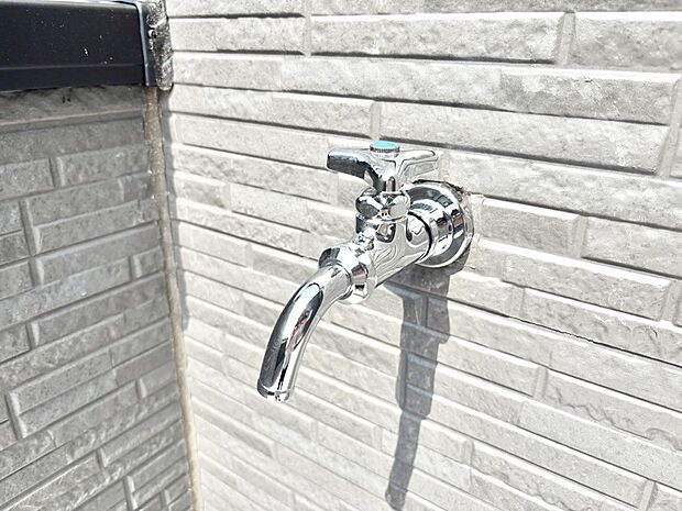 【その他設備(バルコニー水栓)】バルコニー水栓があればお掃除も楽々です。