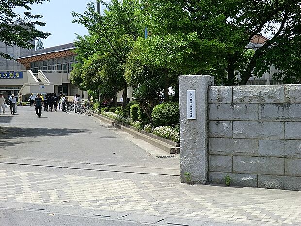 ふじみ野市立葦原中学校(約500m)