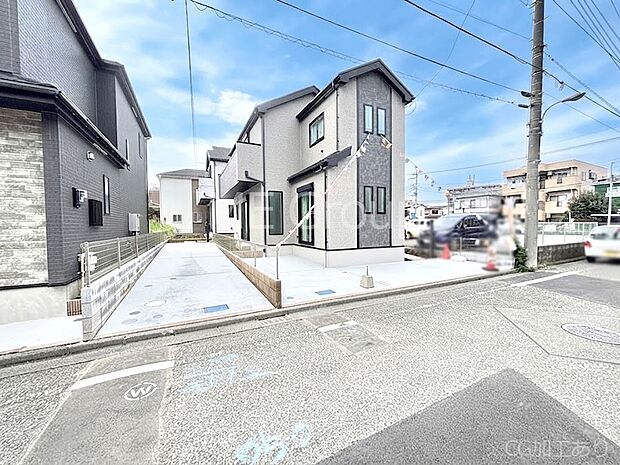 【前面道路含む現地写真】前面道路はきちんと整備されています  