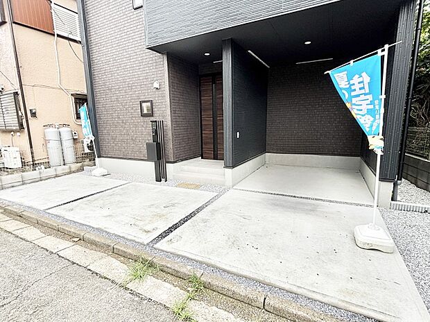 【駐車場】ビルトインタイプは大切なお車を傷や汚れから守ることができます。