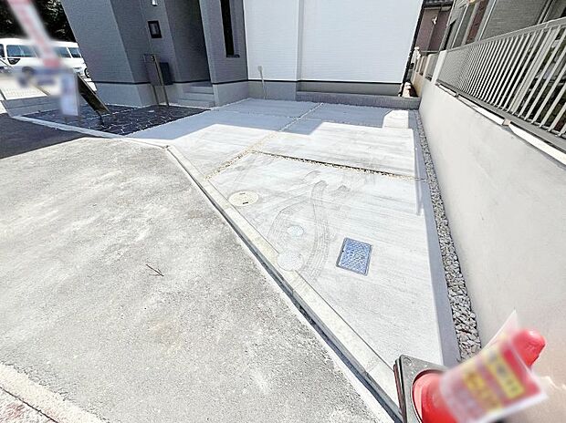 【駐車場】目の前が駐車場だと雨の日も大量にお買い物をした時も便利ですね