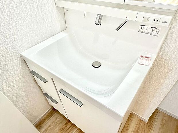【その他設備(ハンドシャワー水栓)】ハンドシャワー付き！使いやすい洗面台。