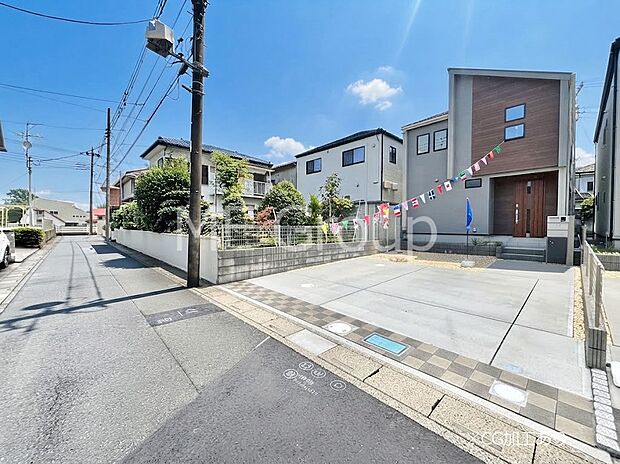 【前面道路含む現地写真】堂々完成！！ ここから始まる新生活を応援いたします！ 