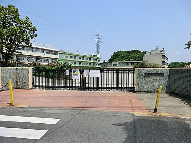川口市立新郷小学校(約1,440m)