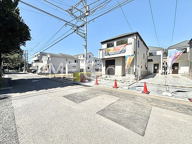 【前面道路含む現地写真】堂々完成!! ここから始まる新生活を応援いたします!