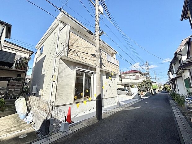 【前面道路含む現地写真】堂々完成！！ ここから始まる新生活を応援いたします！ 