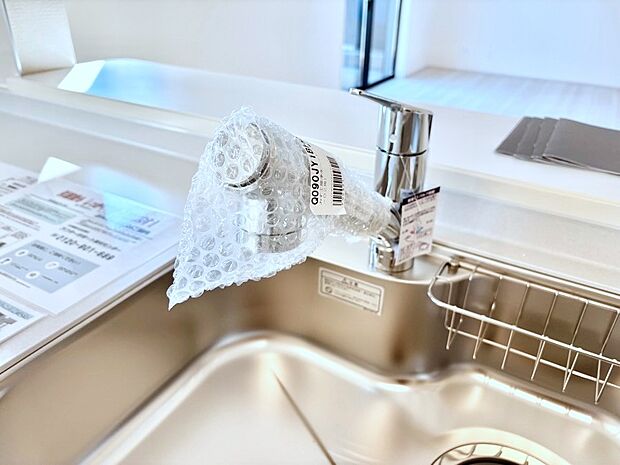 【その他設備(浄水器)】いつでも清潔なおいしいお水を。一つの水栓で水道水と浄水を使い分け。