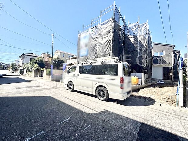 【前面道路含む現地写真】前面道路はきちんと整備されています
