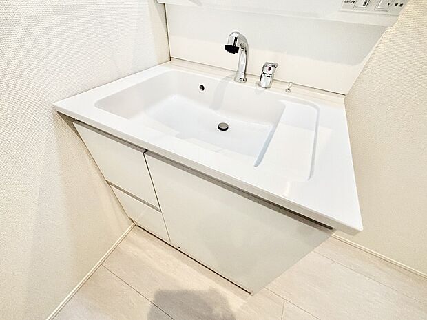【その他設備(ハンドシャワー水栓)】ハンドシャワー付き!使いやすい洗面台。