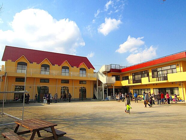 玉幼稚園(豊かな自然に囲まれ、園舎・園庭から子供たちの元気な声が聞こえてきます。できることが増えていく、お子様の成長が楽しみです。)