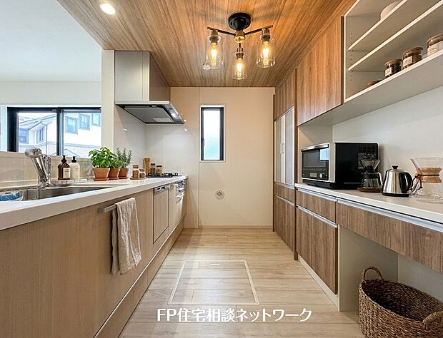 【キッチン】 本画像はAIがCGで家具を作成しており、実際の現地に家具は設置されておりません。また、販売価格に家具等は含まれておりません。
