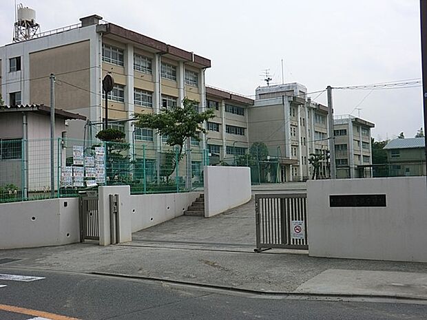 犬蔵中学校（約120m・徒歩2分）