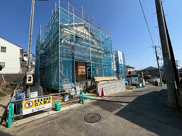 【現地外観写真】小学校まで徒歩9分!お子様の毎日の通学も安心の距離!
子育てに便利な周辺環境が揃っています!
現地(2026年3月)撮影