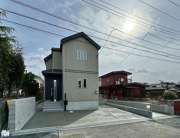 【現地外観写真】当日のご見学も可能ですので、お気軽にお問い合わせくださいませ。現地(2026年2月)撮影