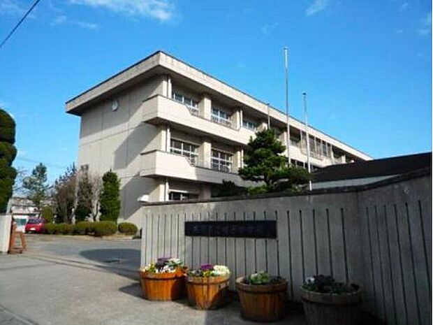 増田中学校(約2,000m)