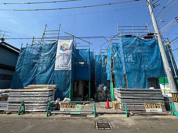 【現地外観写真】スーパーまで徒歩8分!
小学校まで徒歩19分、中学校まで徒歩25分!
現地(3月)撮影