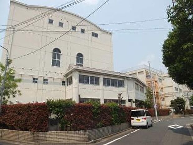 江戸川区立小岩第五中学校(約630m)