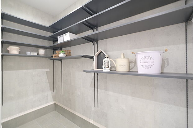 【7号地】大容量のシューズクローク♪