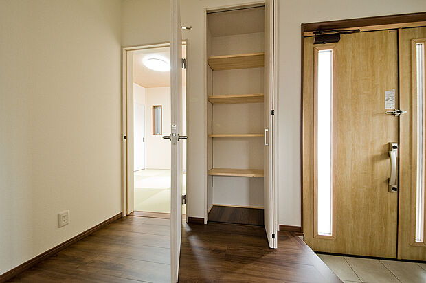 【モデルハウス】便利な、玄関内収納施工例