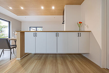 キッチン背面収納