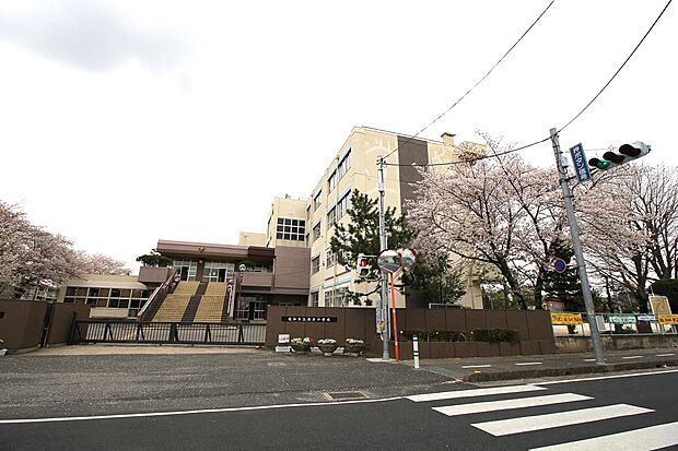 越谷市立西方小学校（約268m）