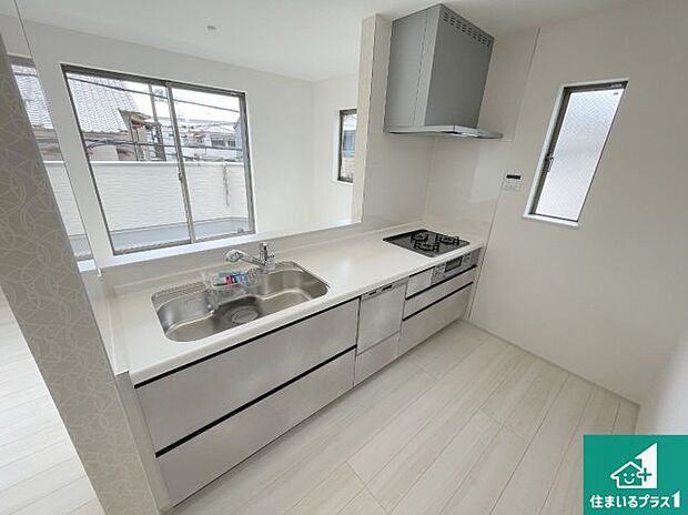 子供を見守りながらお料理が出来るため家族のコミュニケーションか増えます♪スペースが広く確保されている為お子様が大きくなったときは一緒に料理を楽しめます♪