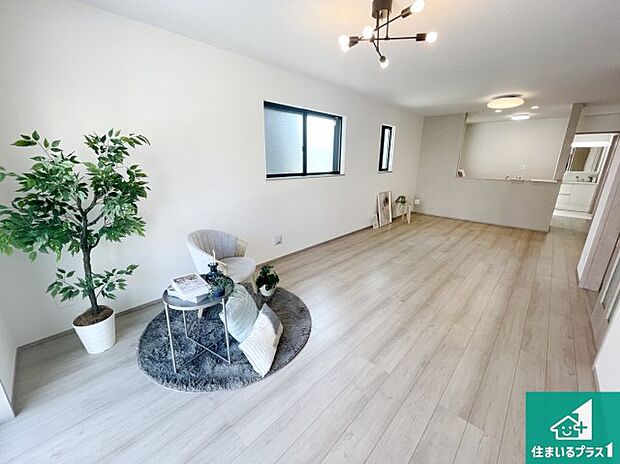 子供を見守りながらお料理が出来るため家族のコミュニケーションか増えます♪スペースが広く確保されている為お子様が大きくなったときは一緒に料理を楽しめます♪