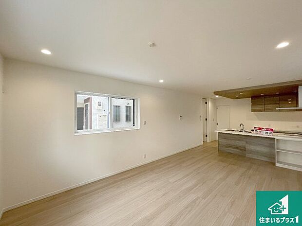 子供を見守りながらお料理が出来るため家族のコミュニケーションか増えます♪スペースが広く確保されている為お子様が大きくなったときは一緒に料理を楽しめます♪