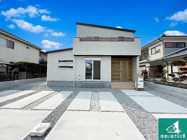 安心の10年保証!外観を美しく保ち、雨水で汚れを落とします!気になることがありましたら、お気軽にお問い合わせください!