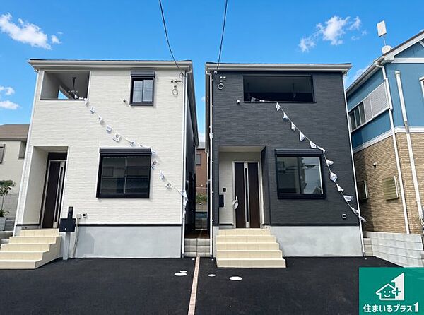 周辺は落ち着いた街並みの住宅地！子育てがしやすい住環境です！まだ未完成ですが、現地でしかわからない事もございます。是非一度ご覧ください。