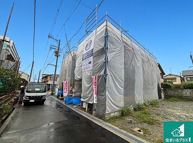 周辺は閑静な住宅街です。前面道路もしっかりと有りますので車の出し入れも安心ですよ!