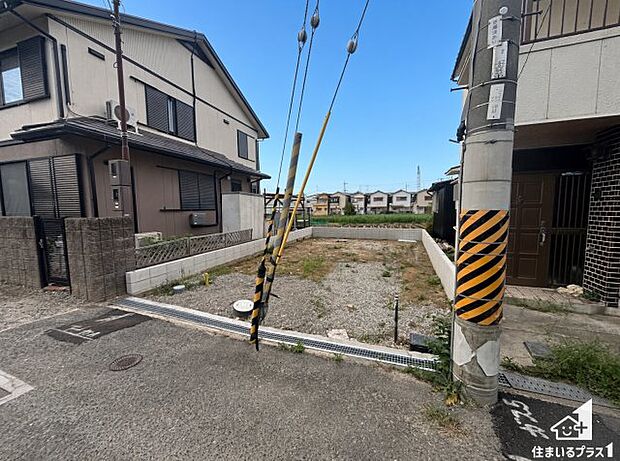 周辺は落ち着いた街並みの住宅地！子育てがしやすい住環境です！まだ未完成ですが、現地でしかわからない事もございます。是非一度ご覧ください。