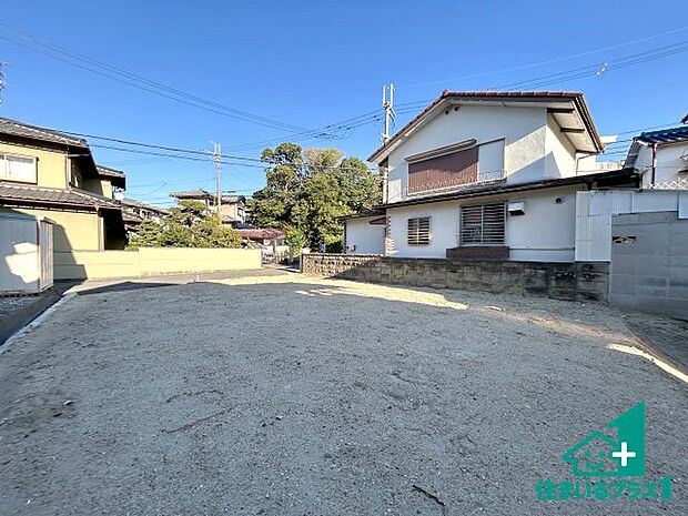 周辺は落ち着いた街並みの住宅地!子育てがしやすい住環境です!まだ未完成ですが、現地でしかわからない事もございます。是非一度ご覧ください。