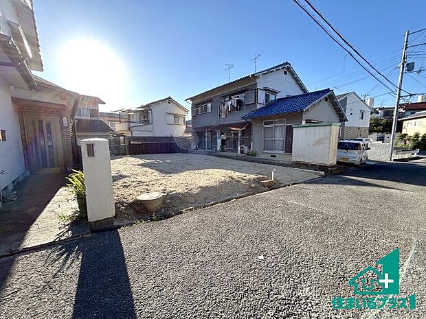 周辺は落ち着いた街並みの住宅地!子育てがしやすい住環境です!まだ未完成ですが、現地でしかわからない事もございます。是非一度ご覧ください。