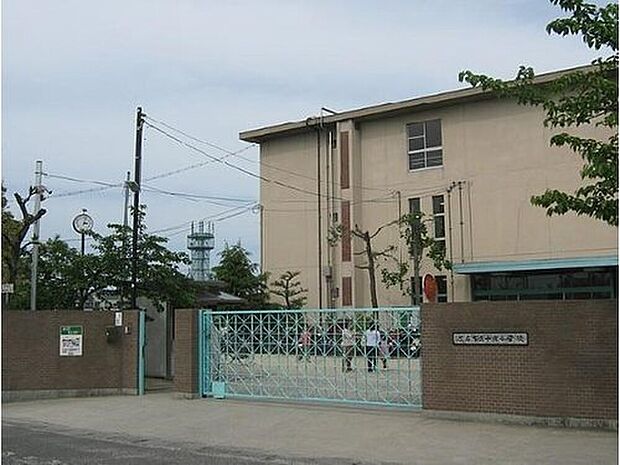 枚方市立樟葉北小学校（約1,465m）