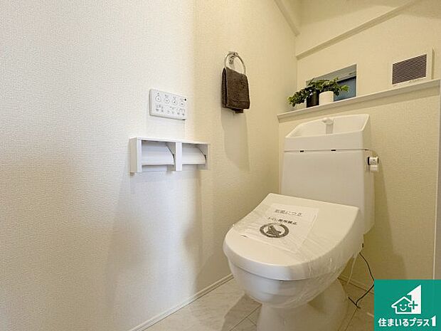 【トイレ】1・2階の2ヶ所にあるので、朝の忙しい時間の順番待ちもなく、深夜の利用にも大変便利です。