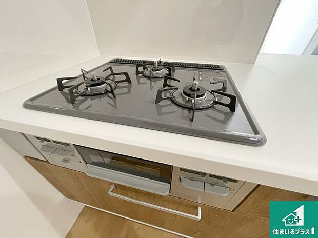 【コンロ】ダブル高火力Siセンサー付きコンロ!3口あるので、まとめて料理をする時も大活躍!