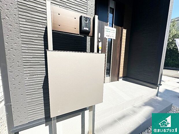 【外観】安心の10年保証!外観を美しく保ち、雨水で汚れを落とします!気になることがありましたら、お気軽にお問い合わせください!