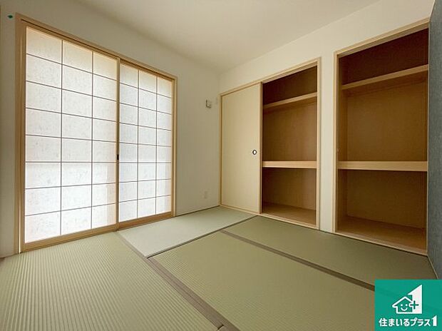 【和室】一室あると便利な和室は客間としてだけでなく、小さなお子様のプレイルームや食後のくつろぎスペースとしてもご利用いただけます。収納もついていますので大活躍間違いなし!