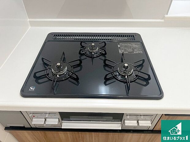 【コンロ】ダブル高火力Siセンサー付きコンロ!3口あるので、まとめて料理をする時も大活躍!