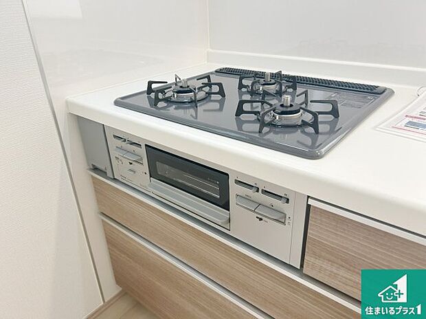 【コンロ】ダブル高火力Siセンサー付きコンロ!3口あるので、まとめて料理をする時も大活躍!