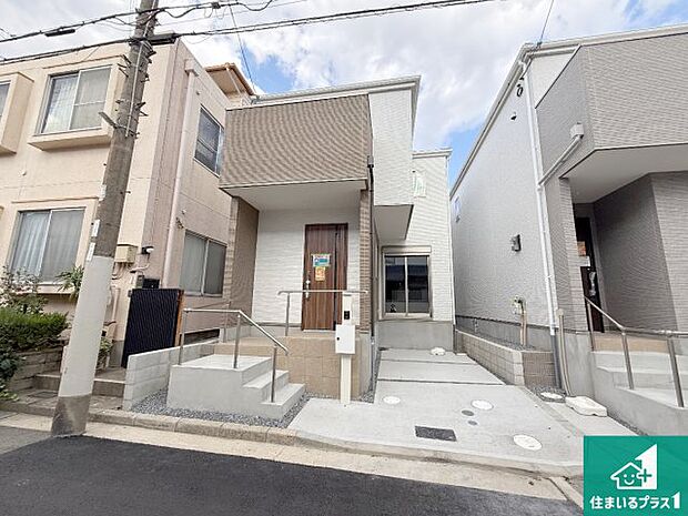 【外観】安心の10年保証!外観を美しく保ち、雨水で汚れを落とします!気になることがありましたら、お気軽にお問い合わせください!