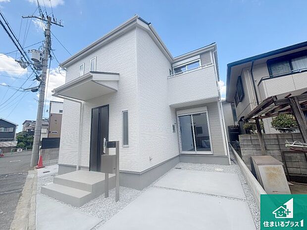 【外観】安心の10年保証!外観を美しく保ち、雨水で汚れを落とします!気になることがありましたら、お気軽にお問い合わせください!